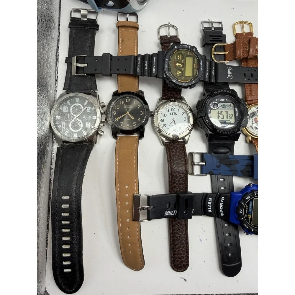 Mixed Brands Mens Watches Lot Of 17 For Parts Or Repair